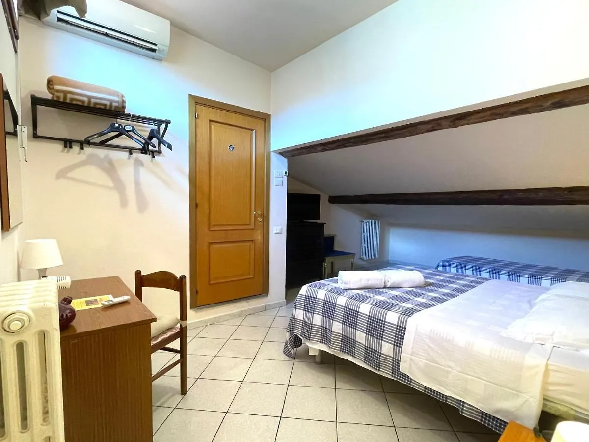 Hotel Leopolda Florence 3*,